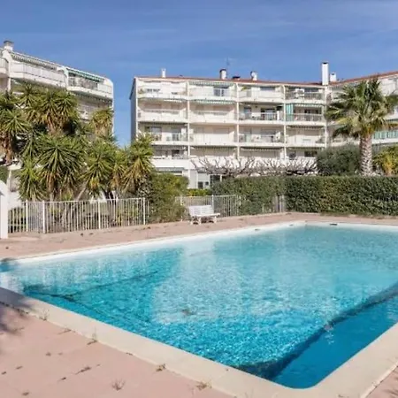 Apartment Lumineux, Terrasse, Piscine Proche Plages